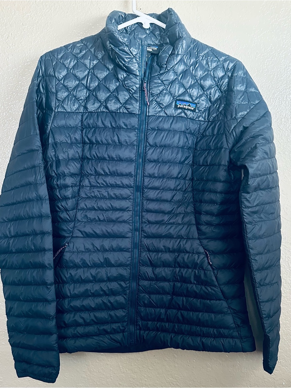 Patagonia Women’s AlpLight Down Pullover – Size M – Excellent Condition